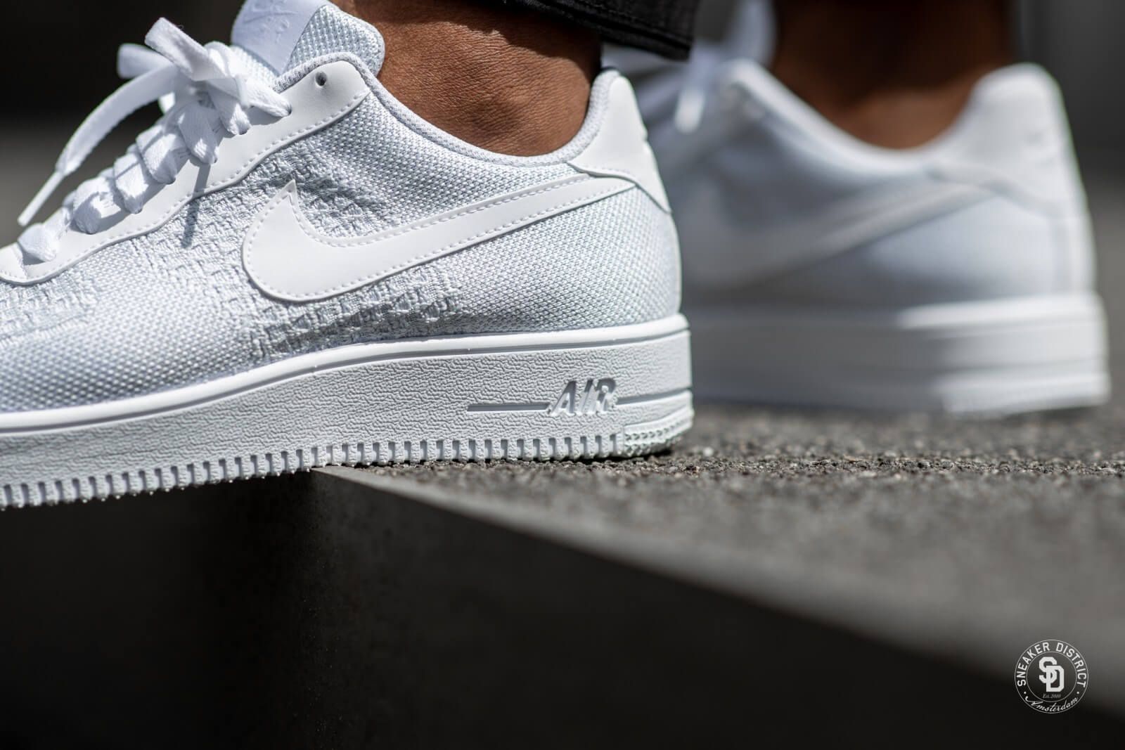 nike air force 1 flyknit white 2.0